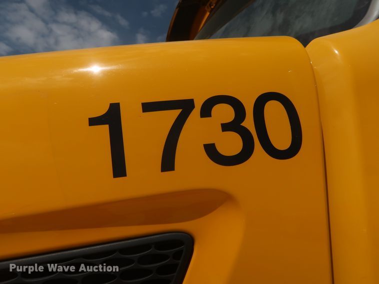 image for item HA9127 2017 Peterbilt 579  semi truck