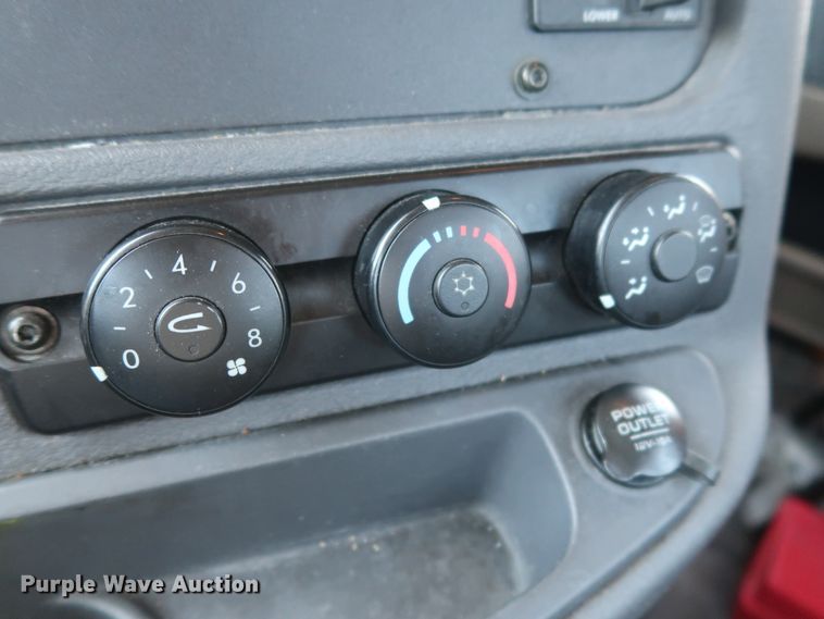 image for item HA9128 2017 Freightliner Cascadia 125  semi truck