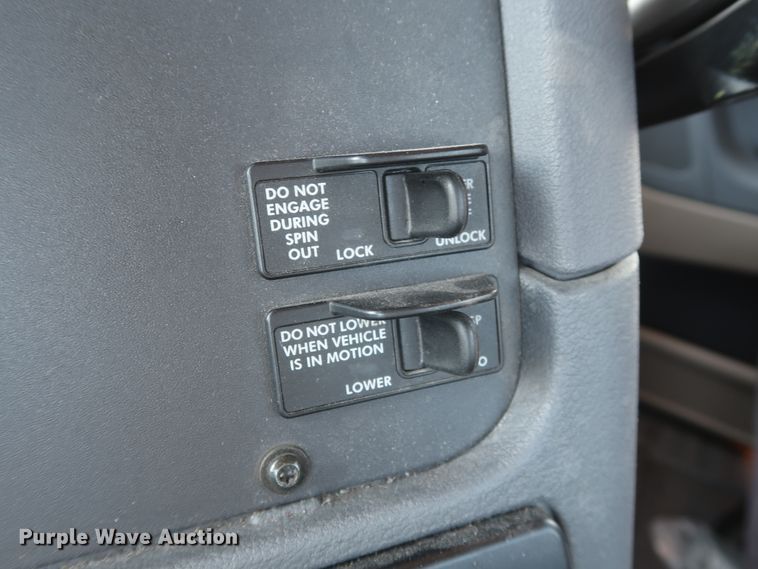 image for item HA9128 2017 Freightliner Cascadia 125  semi truck