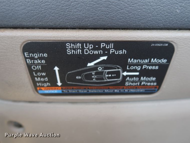 image for item HA9128 2017 Freightliner Cascadia 125  semi truck