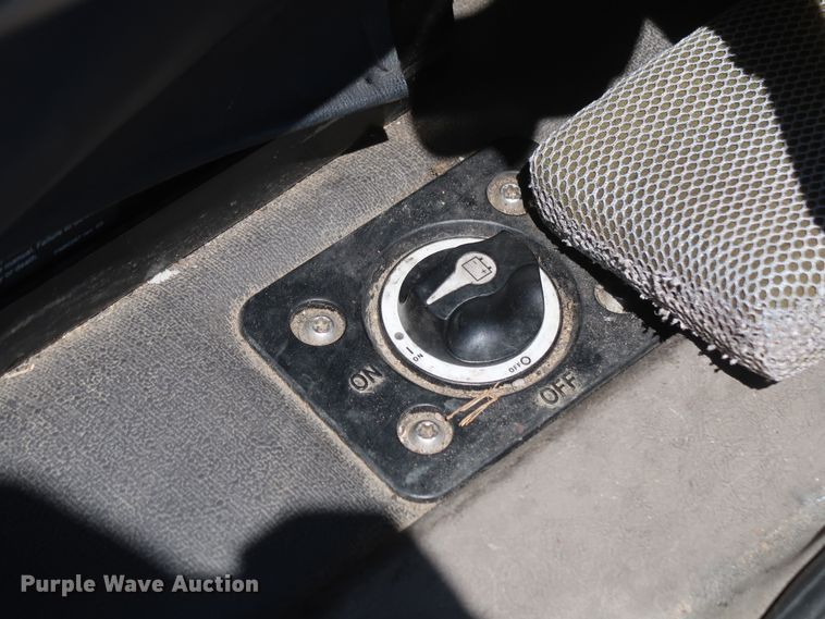 image for item HA9128 2017 Freightliner Cascadia 125  semi truck