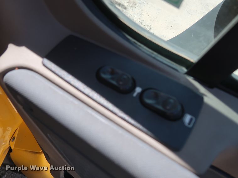 image for item HA9128 2017 Freightliner Cascadia 125  semi truck