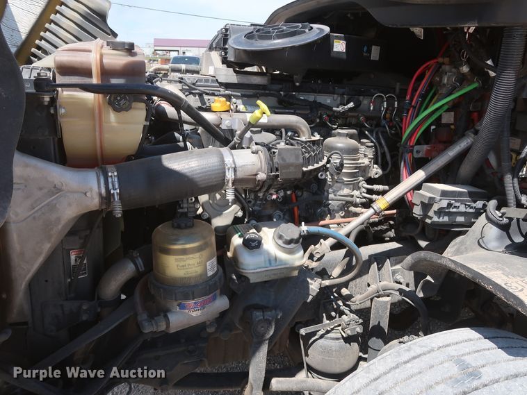 image for item HA9128 2017 Freightliner Cascadia 125  semi truck