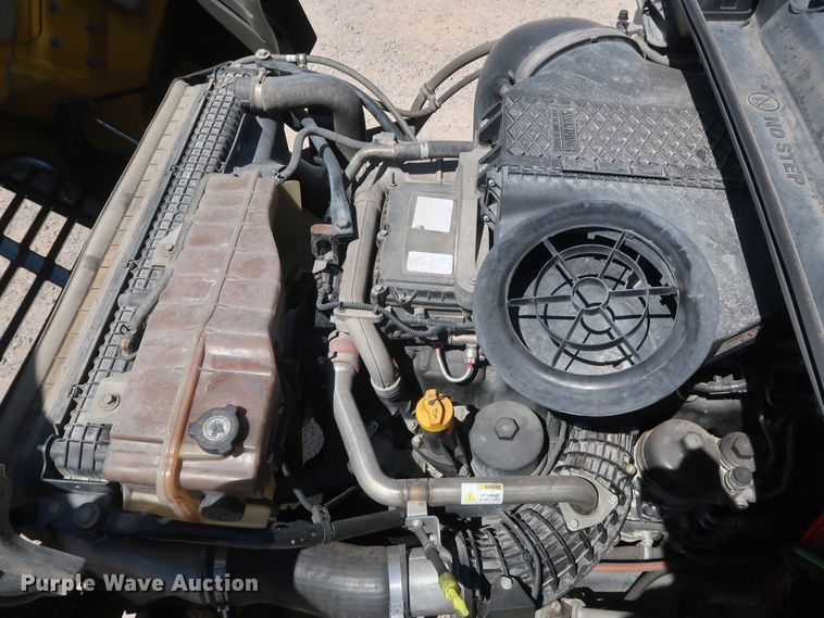 image for item HA9128 2017 Freightliner Cascadia 125  semi truck