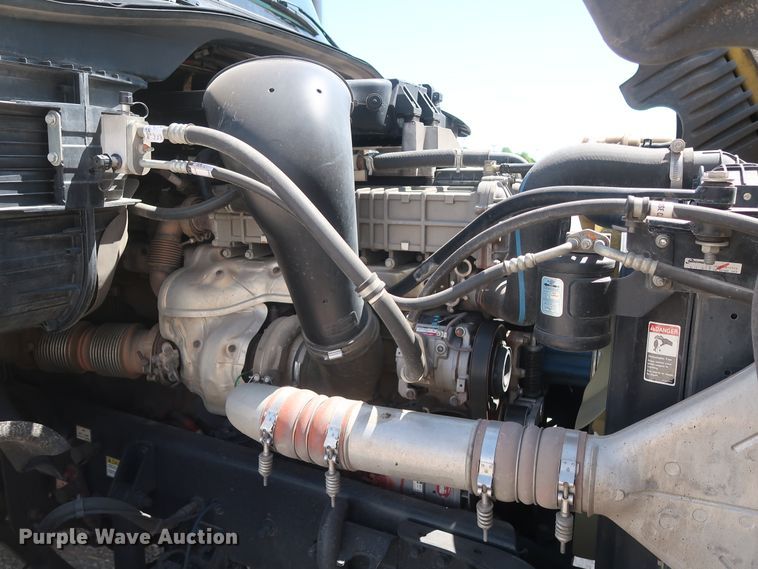 image for item HA9128 2017 Freightliner Cascadia 125  semi truck