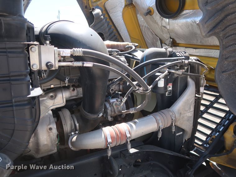 image for item HA9128 2017 Freightliner Cascadia 125  semi truck