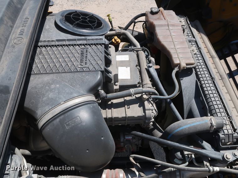 image for item HA9128 2017 Freightliner Cascadia 125  semi truck