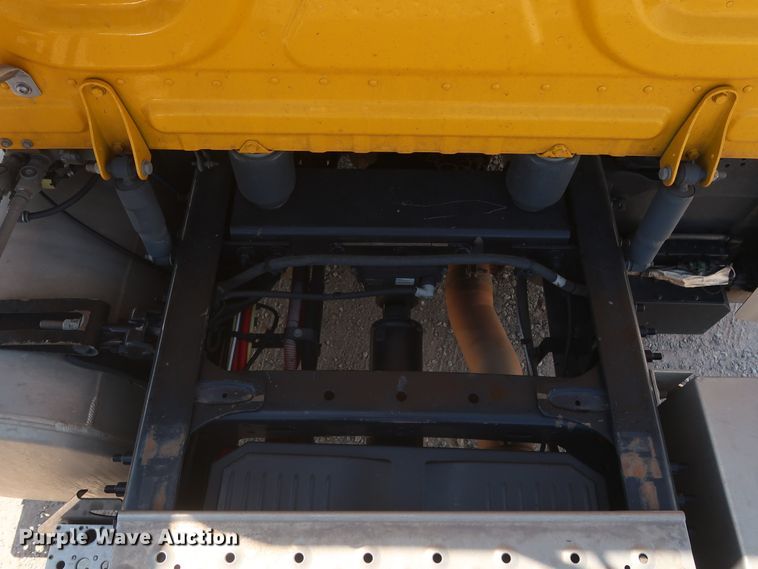 image for item HA9128 2017 Freightliner Cascadia 125  semi truck