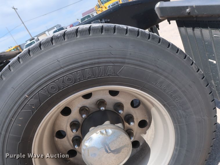 image for item HA9128 2017 Freightliner Cascadia 125  semi truck