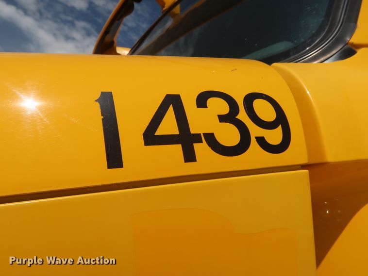 image for item HA9128 2017 Freightliner Cascadia 125  semi truck