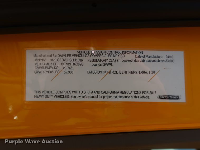 image for item HA9128 2017 Freightliner Cascadia 125  semi truck