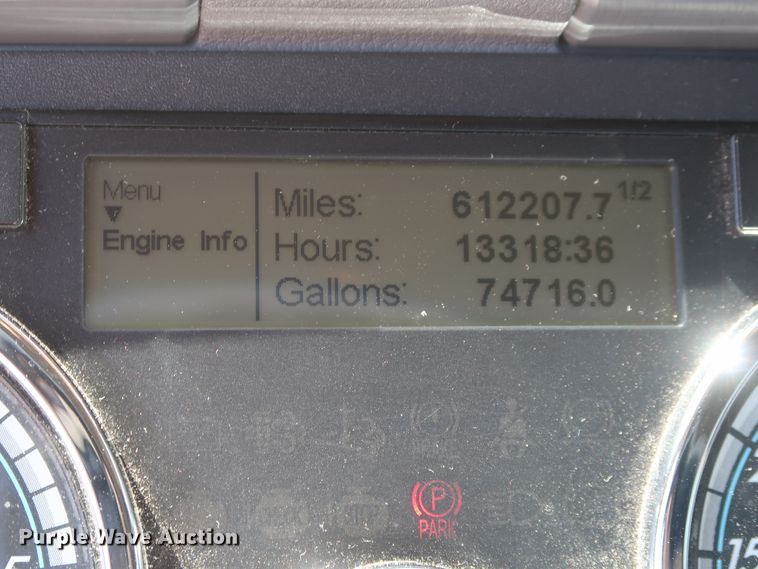 image for item HA9129 2017 Freightliner Cascadia 125  semi truck