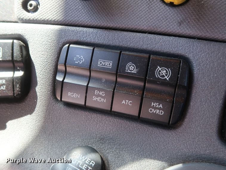 image for item HA9129 2017 Freightliner Cascadia 125  semi truck