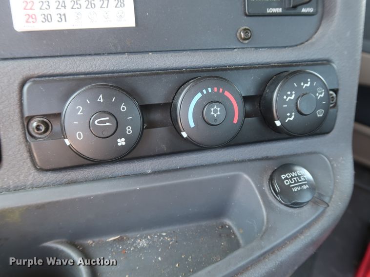 image for item HA9129 2017 Freightliner Cascadia 125  semi truck