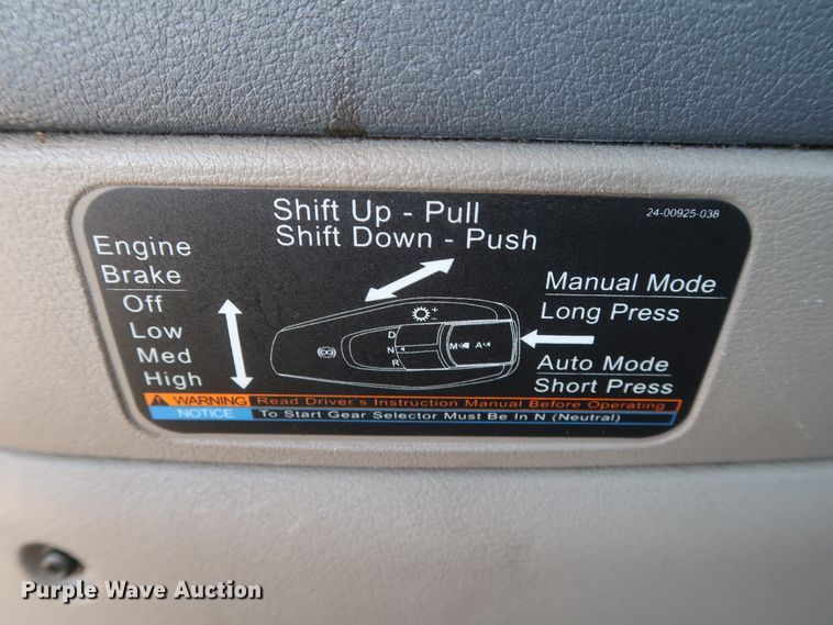 image for item HA9129 2017 Freightliner Cascadia 125  semi truck