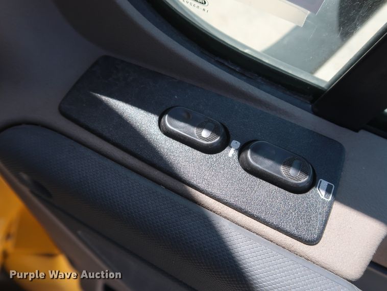 image for item HA9129 2017 Freightliner Cascadia 125  semi truck