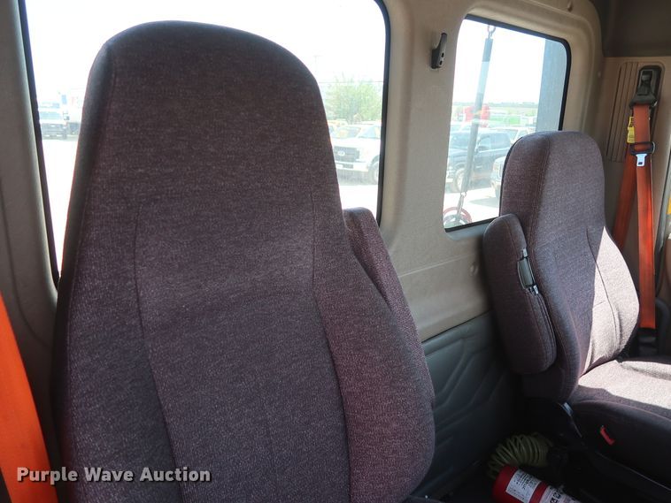 image for item HA9129 2017 Freightliner Cascadia 125  semi truck