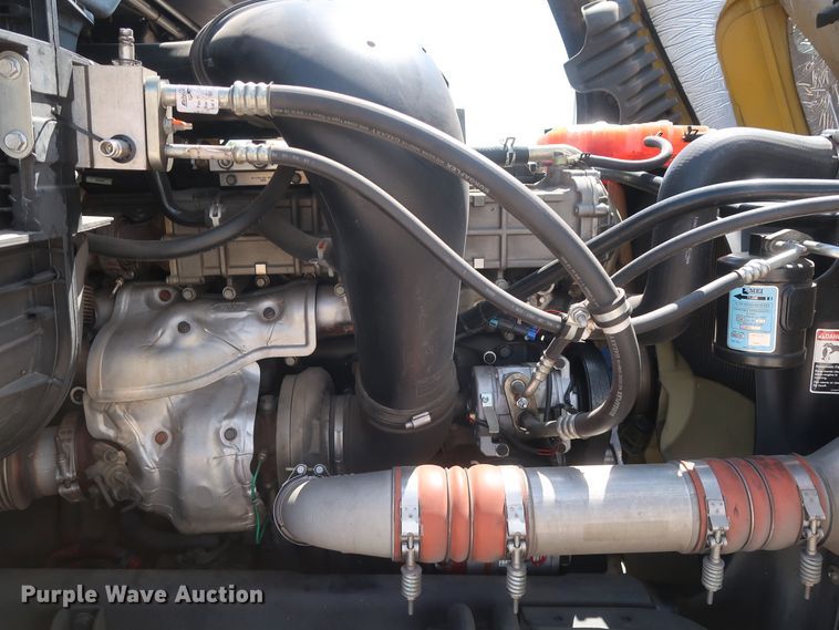 image for item HA9129 2017 Freightliner Cascadia 125  semi truck