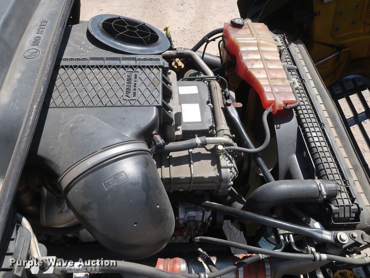 image for item HA9129 2017 Freightliner Cascadia 125  semi truck