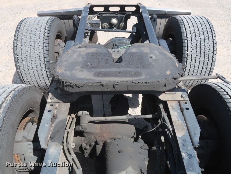 image for item HA9129 2017 Freightliner Cascadia 125  semi truck