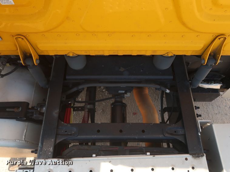 image for item HA9129 2017 Freightliner Cascadia 125  semi truck