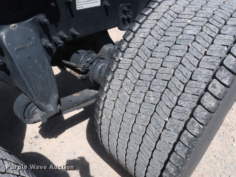 image for item HA9129 2017 Freightliner Cascadia 125  semi truck