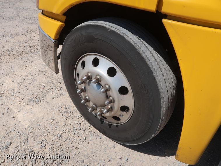 image for item HA9129 2017 Freightliner Cascadia 125  semi truck