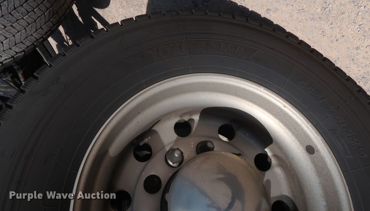 image for item HA9129 2017 Freightliner Cascadia 125  semi truck