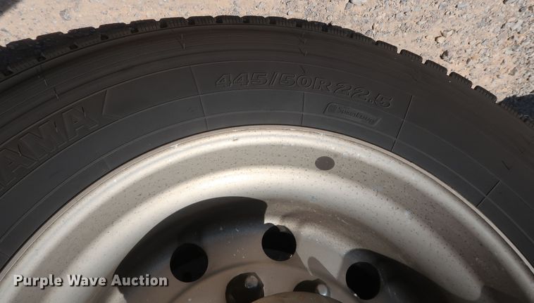 image for item HA9129 2017 Freightliner Cascadia 125  semi truck