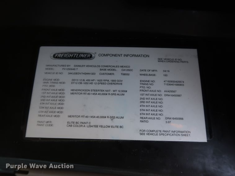 image for item HA9129 2017 Freightliner Cascadia 125  semi truck