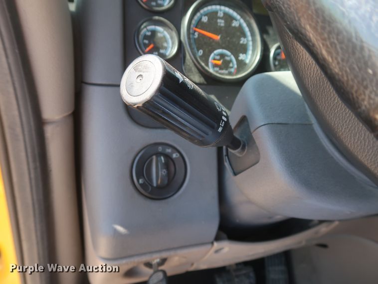 image for item HA9130 2015 Freightliner Cascadia 125  semi truck