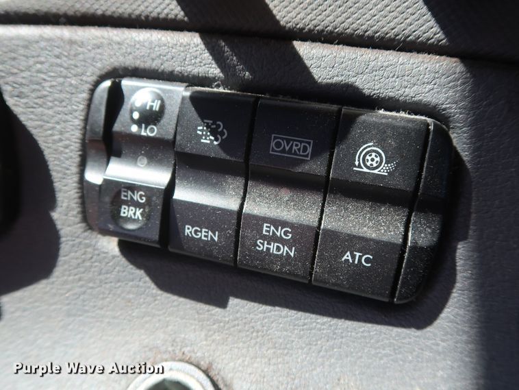 image for item HA9130 2015 Freightliner Cascadia 125  semi truck