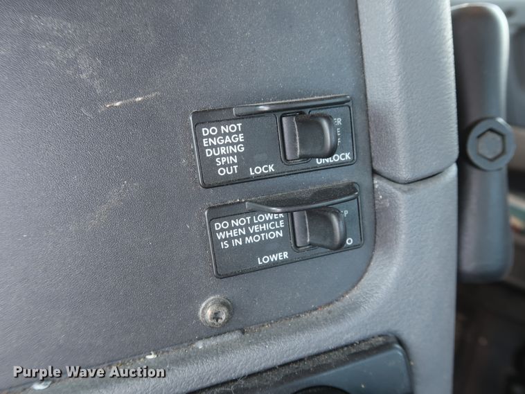 image for item HA9130 2015 Freightliner Cascadia 125  semi truck