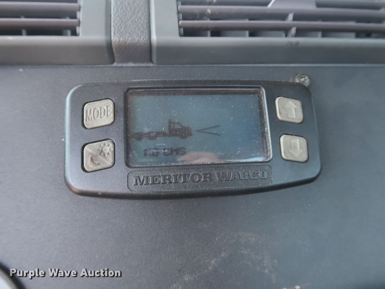 image for item HA9130 2015 Freightliner Cascadia 125  semi truck