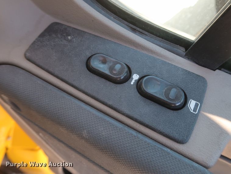 image for item HA9130 2015 Freightliner Cascadia 125  semi truck