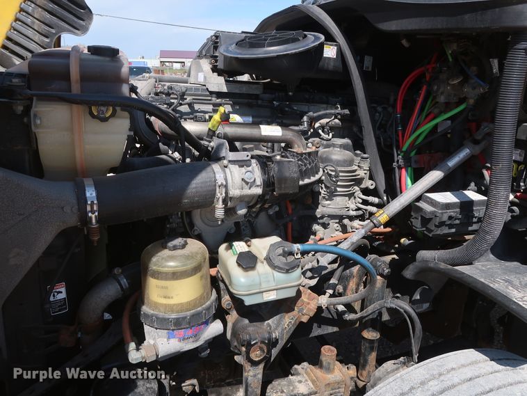 image for item HA9130 2015 Freightliner Cascadia 125  semi truck