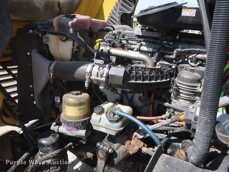 image for item HA9130 2015 Freightliner Cascadia 125  semi truck