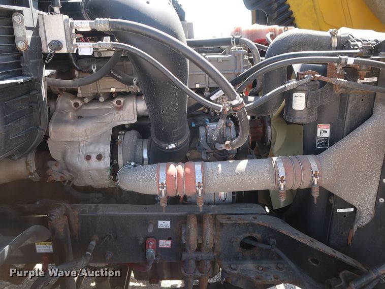 image for item HA9130 2015 Freightliner Cascadia 125  semi truck