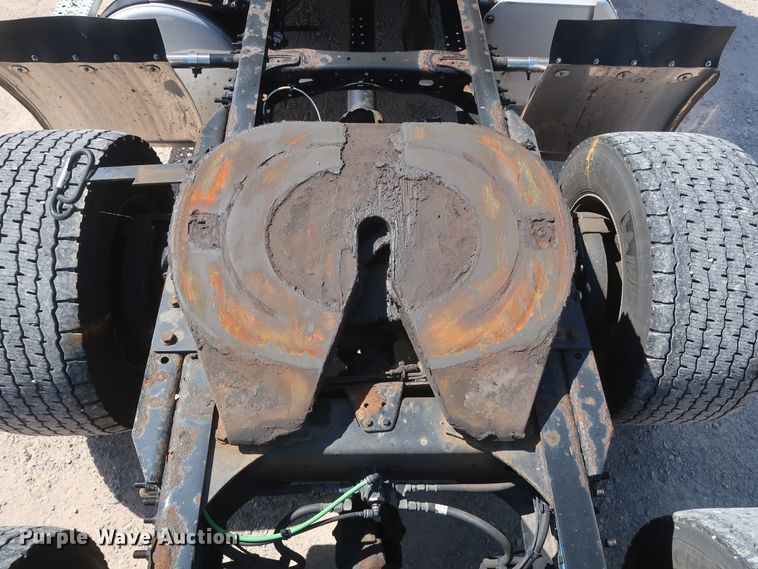 image for item HA9130 2015 Freightliner Cascadia 125  semi truck