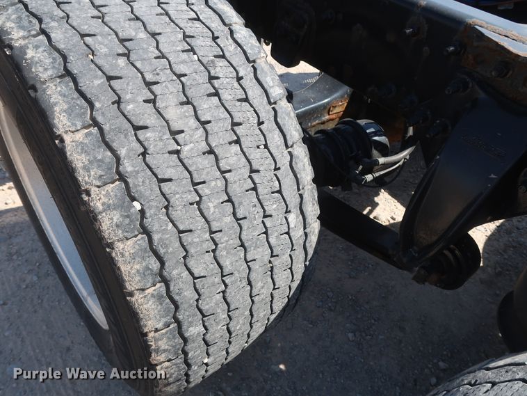 image for item HA9130 2015 Freightliner Cascadia 125  semi truck