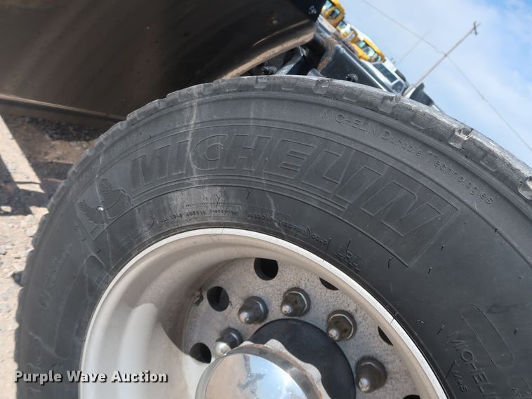 image for item HA9130 2015 Freightliner Cascadia 125  semi truck