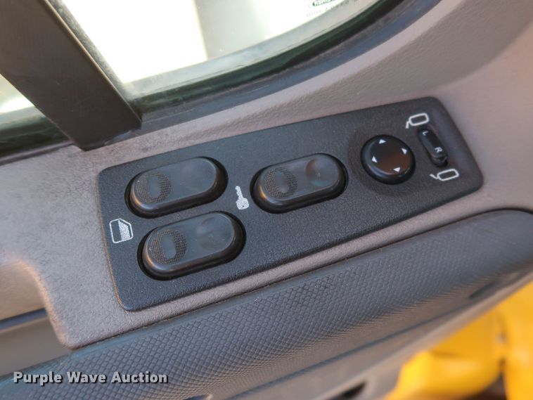 image for item HA9131 2015 Freightliner Cascadia 125  semi truck