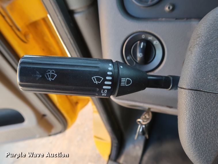 image for item HA9131 2015 Freightliner Cascadia 125  semi truck