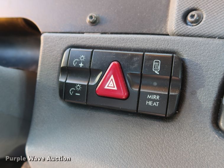 image for item HA9131 2015 Freightliner Cascadia 125  semi truck