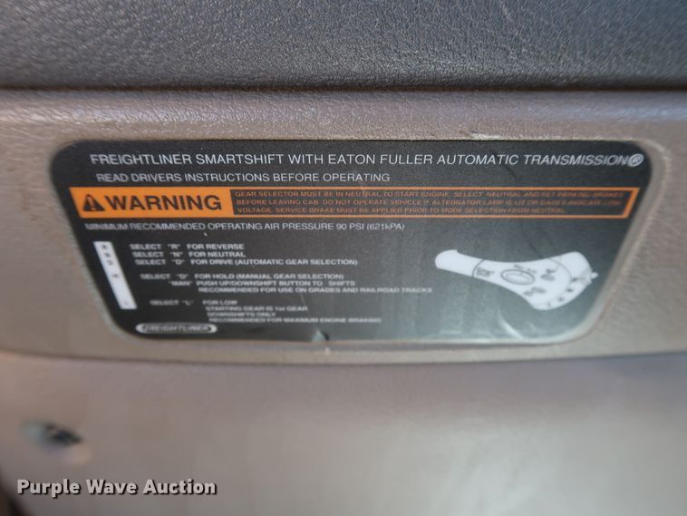 image for item HA9131 2015 Freightliner Cascadia 125  semi truck