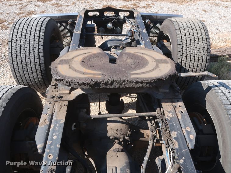 image for item HA9131 2015 Freightliner Cascadia 125  semi truck