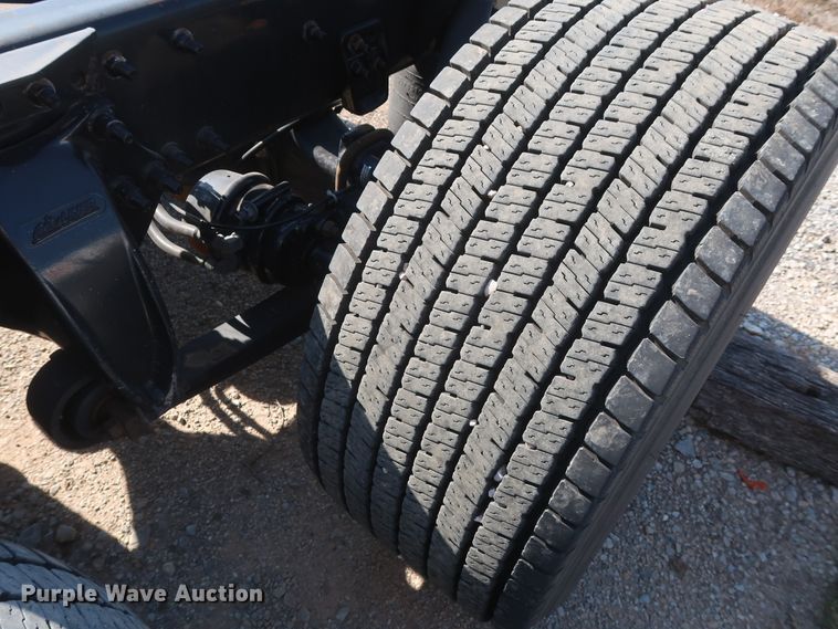 image for item HA9131 2015 Freightliner Cascadia 125  semi truck