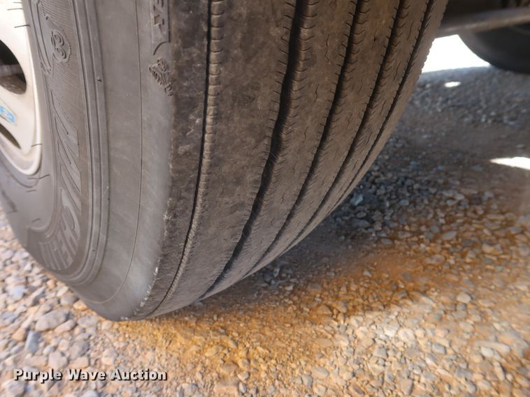 image for item HA9131 2015 Freightliner Cascadia 125  semi truck