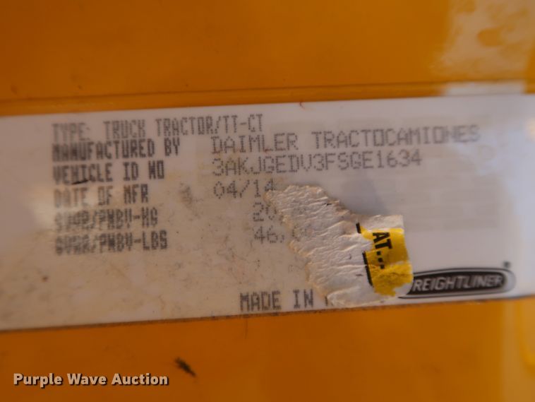 image for item HA9131 2015 Freightliner Cascadia 125  semi truck