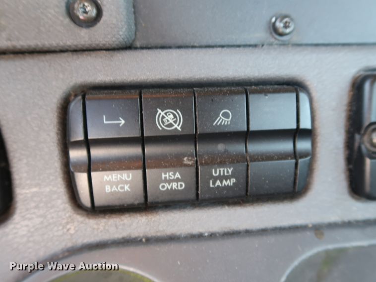 image for item HA9132 2014 Freightliner Cascadia 125 semi truck